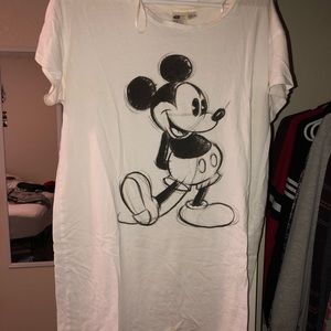 Long Mickey Mouse shirt sleeve